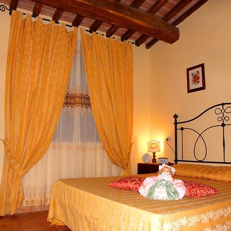 Aurora Villa Gubbio Room photo